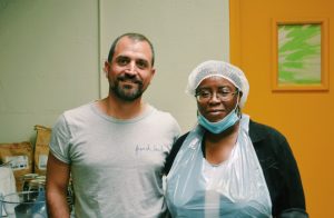 Photo de Marc (co-fondateur de Pickr) et Viviane (employée à l'ESAT)